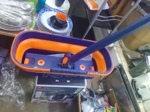 Self Squeezing Mopper/Foldable Bucket