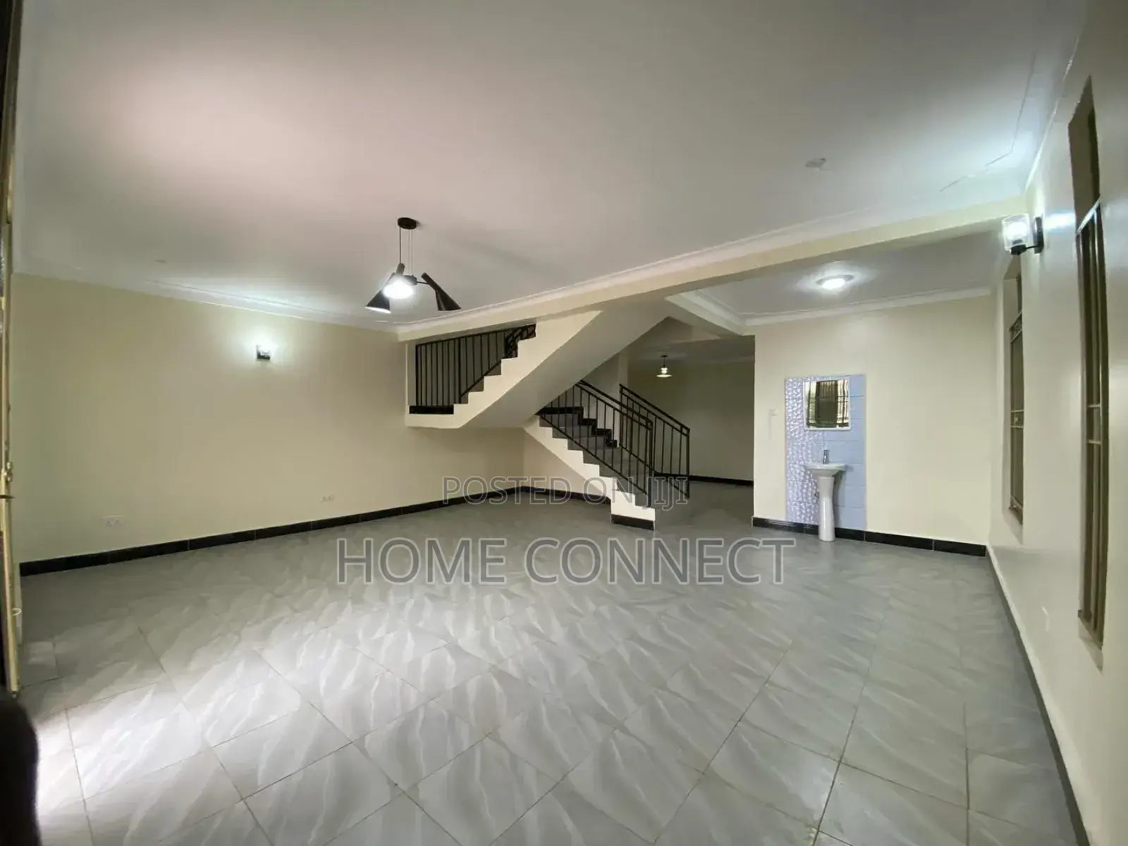 3bdrm Apartment in Luzira Lake Drive, Central Division for rent