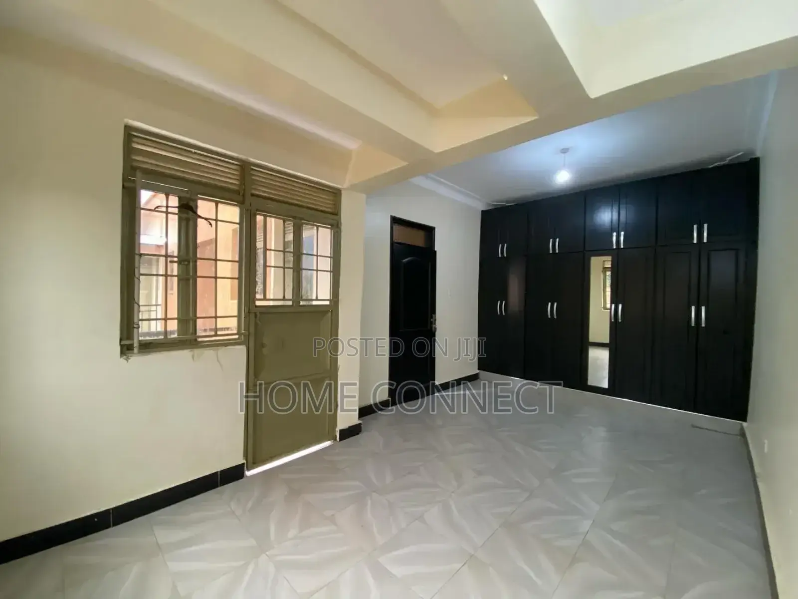 3bdrm Apartment in Luzira Lake Drive, Central Division for rent