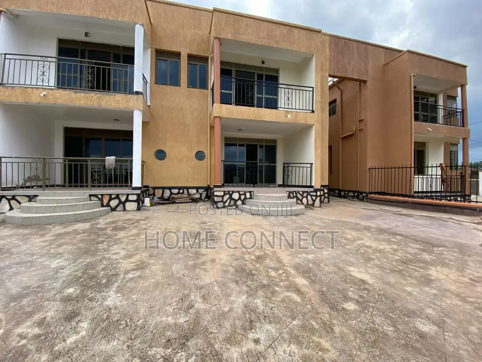 3bdrm Apartment in Luzira Lake Drive, Central Division for rent