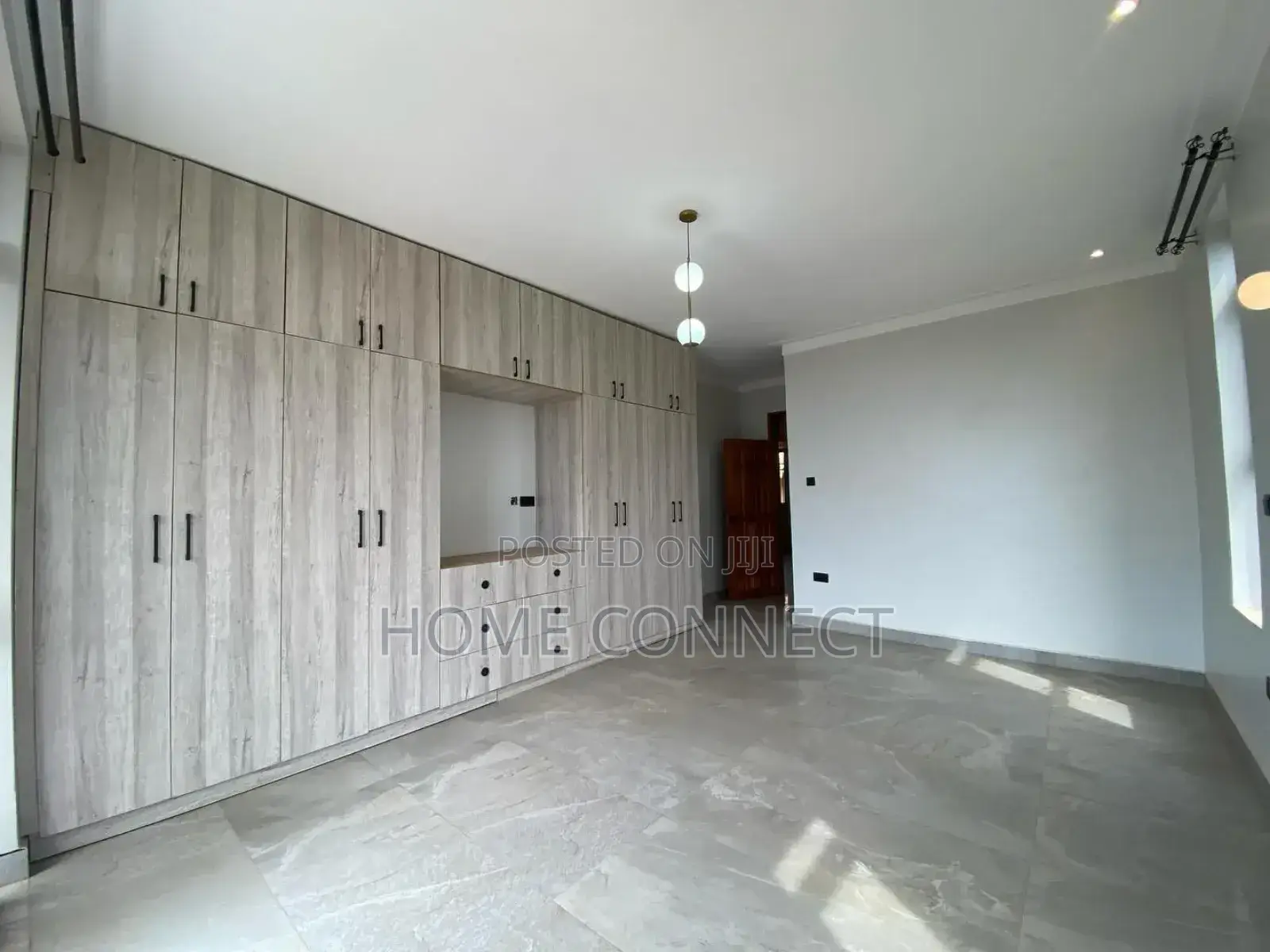 3bdrm Bedsitter in Buziga, Central Division for rent
