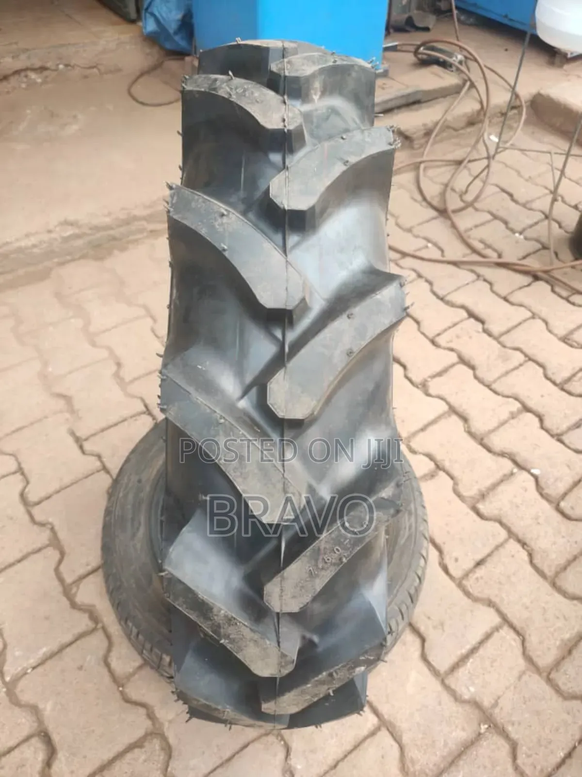 7.50r16 Tractor Tires Infront.