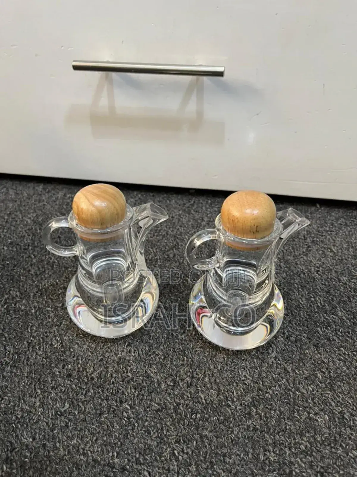 2 Piece of Oil Jar With Wooden Lids