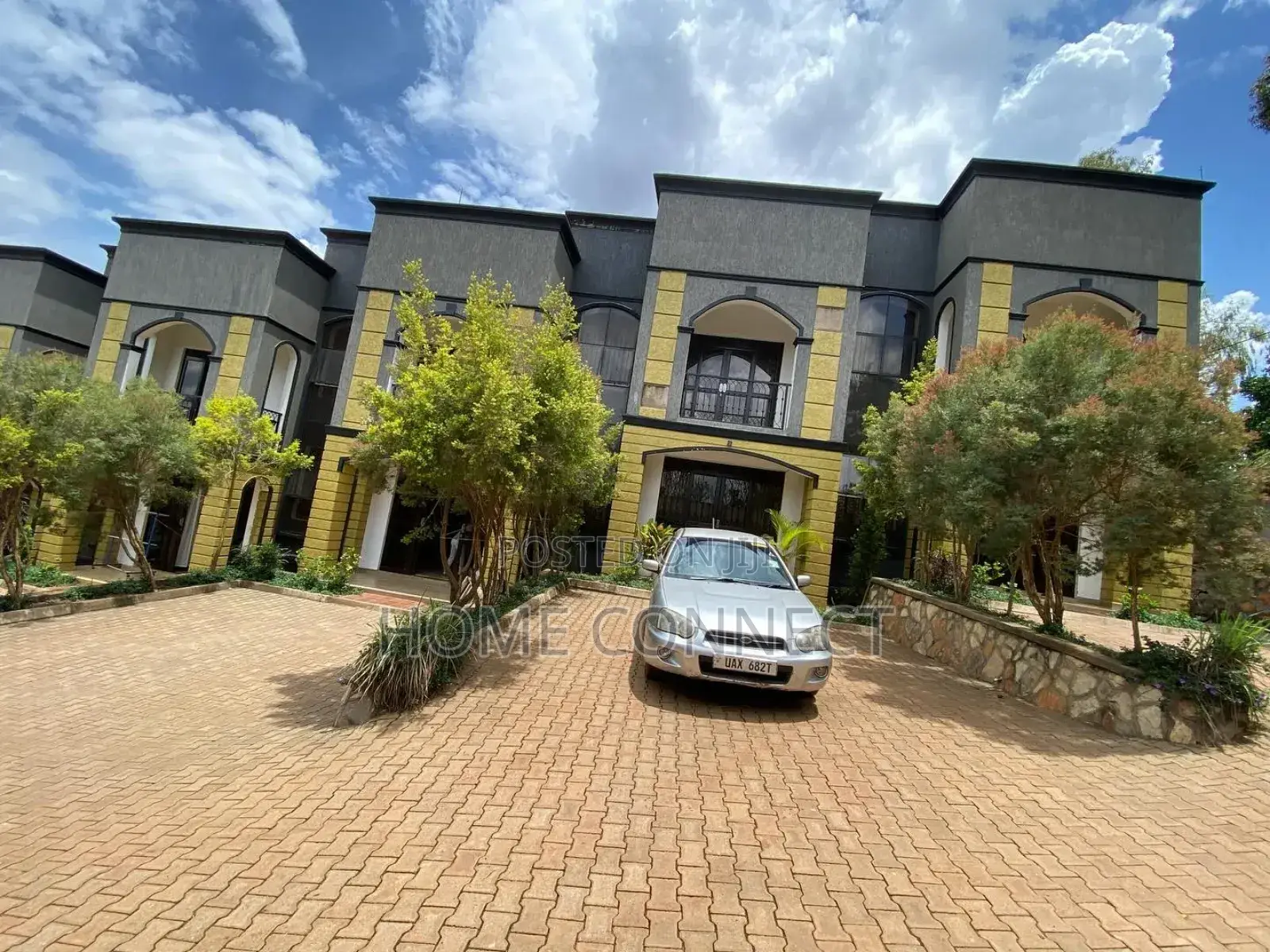 3bdrm Duplex in Muyenga, Central Division for rent