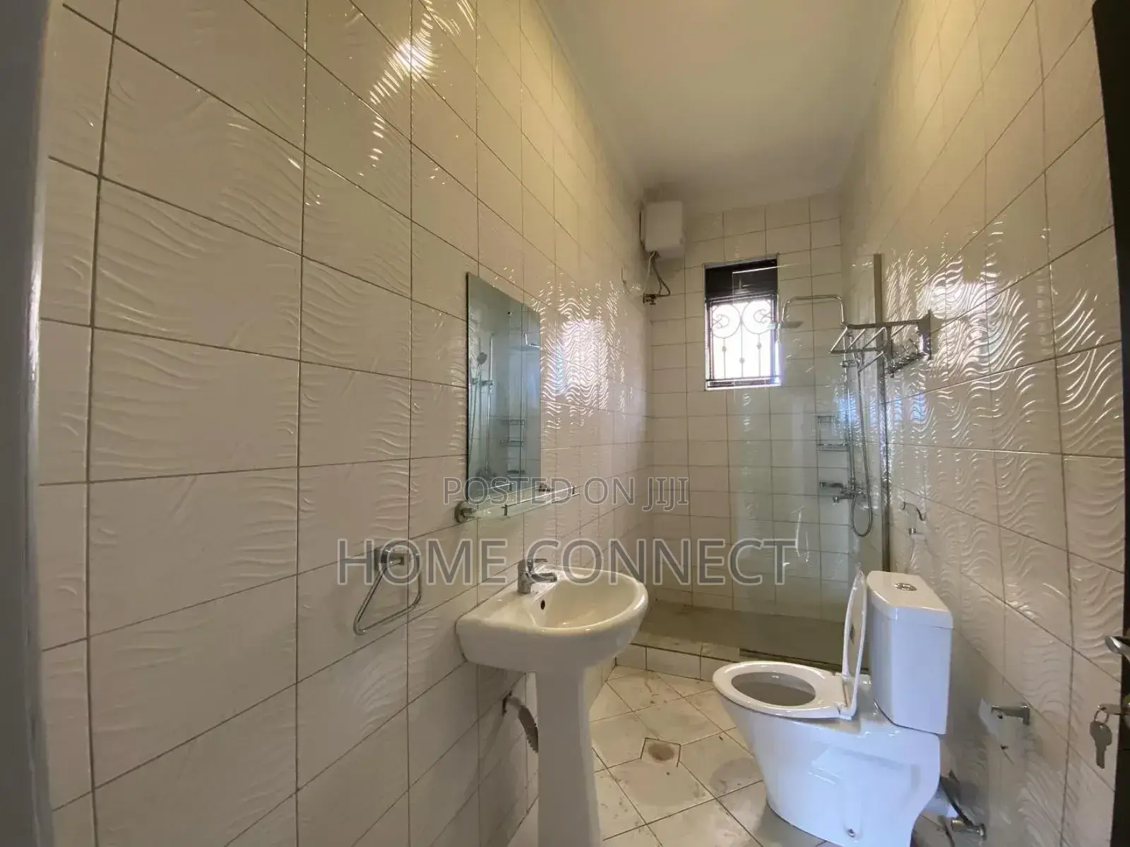 3bdrm Duplex in Muyenga, Central Division for rent