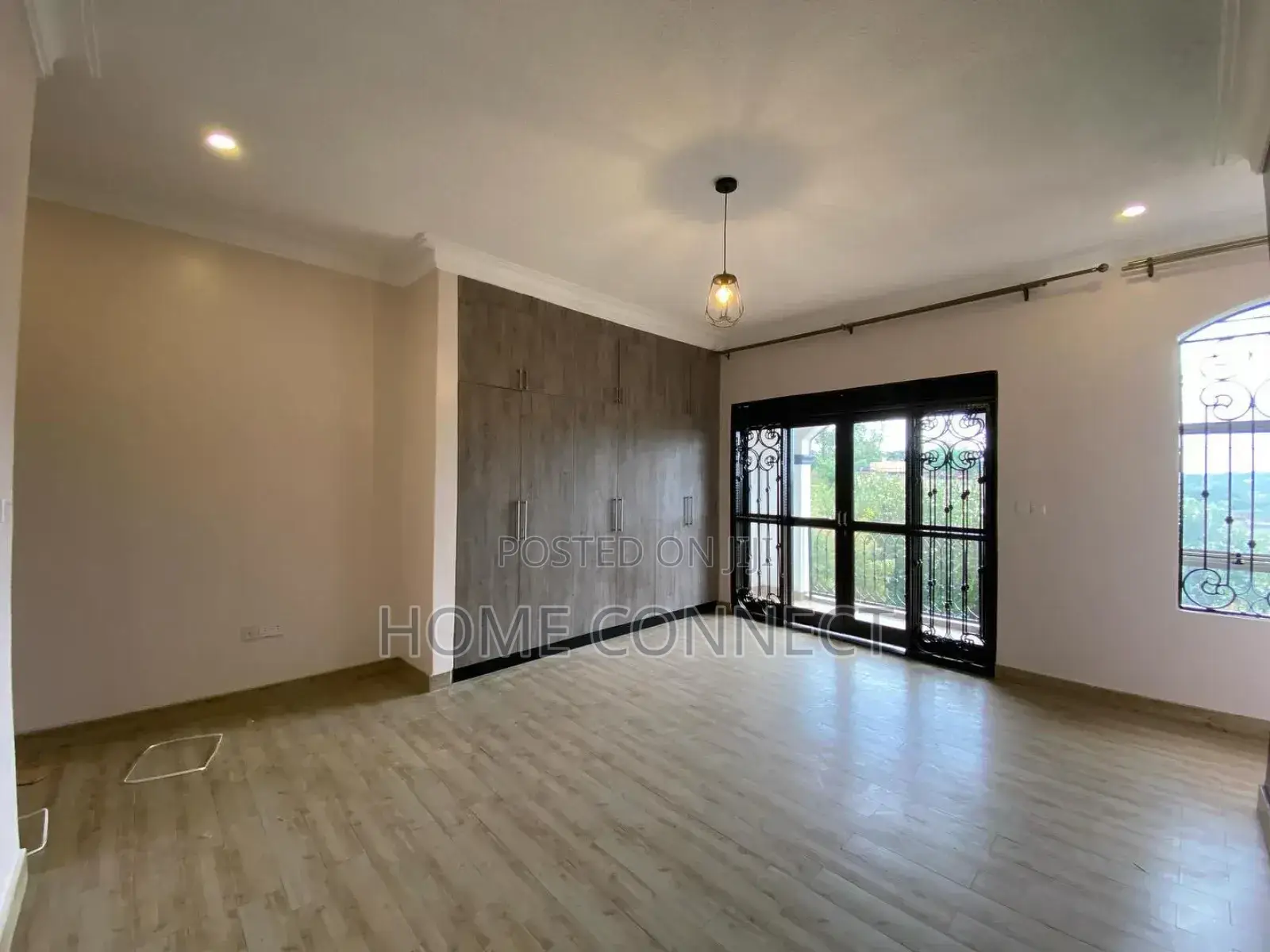 3bdrm Duplex in Muyenga, Central Division for rent
