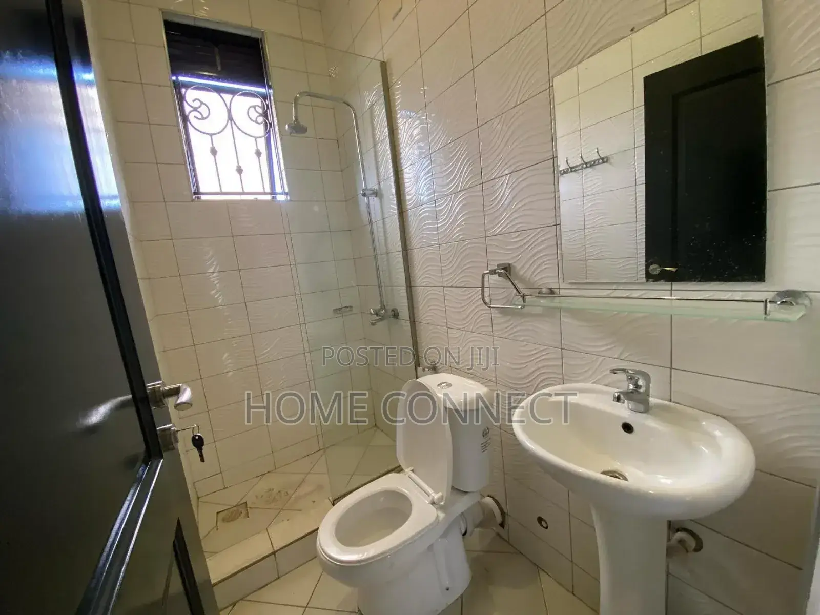 3bdrm Duplex in Muyenga, Central Division for rent
