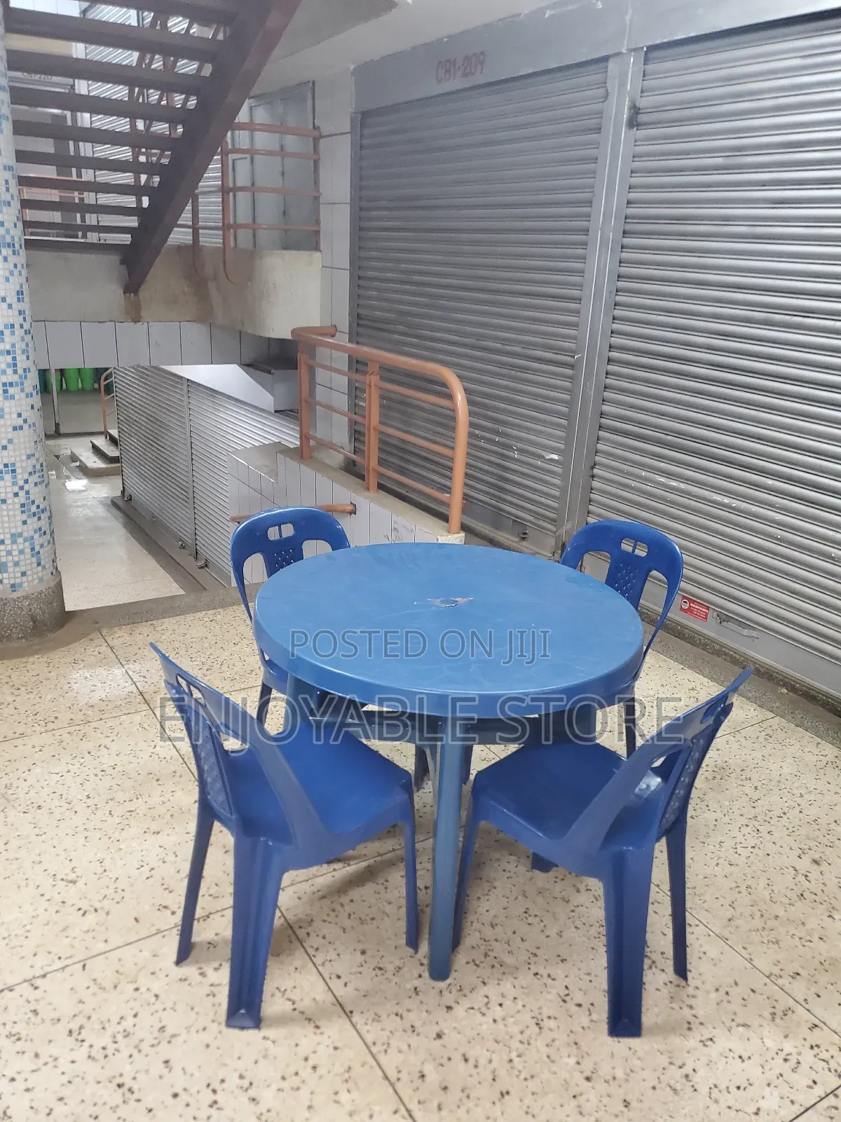 Outdoor Plastic Round Table and 4 Chairs Armless