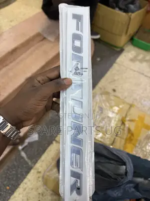Hilux Fortuner Emblem / Logo
