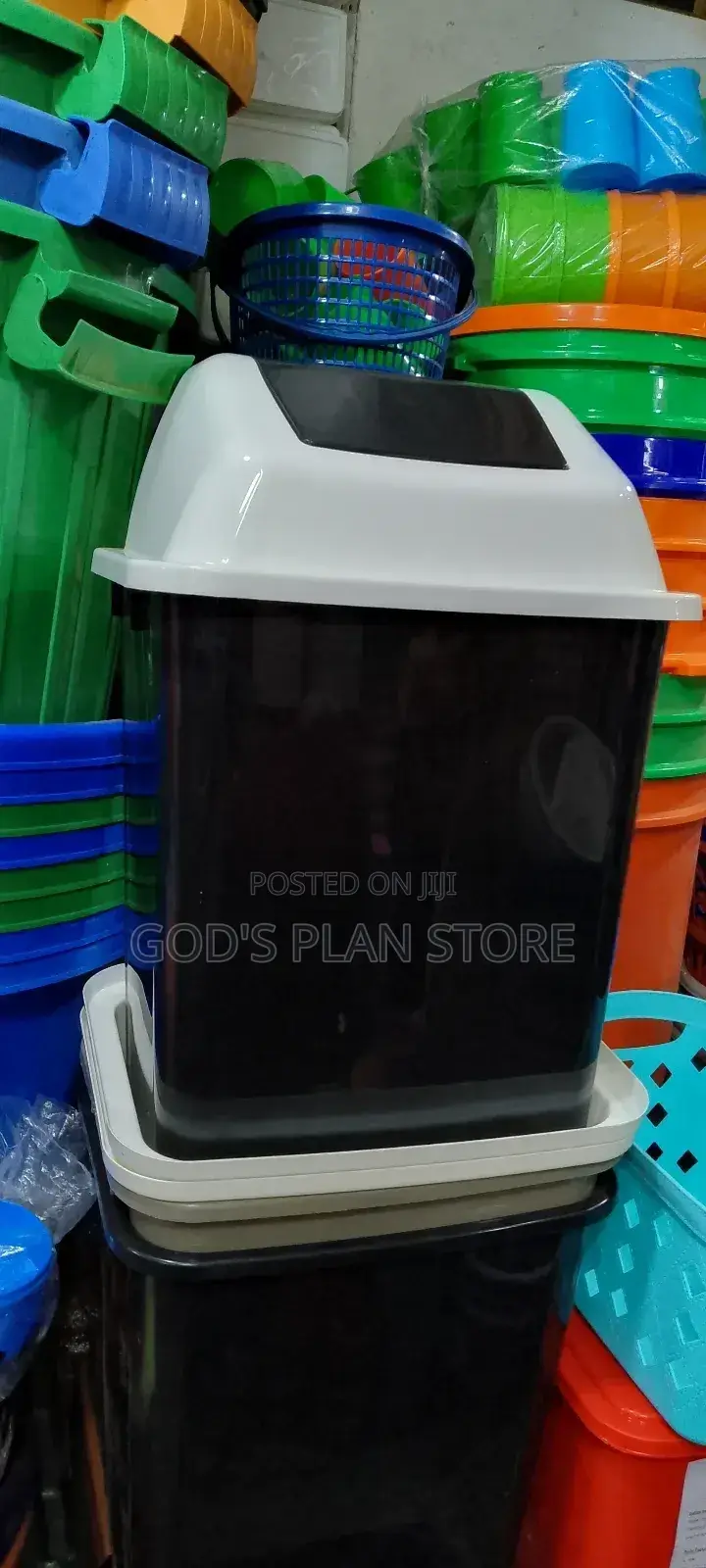 Plastic Dust Bin 30litres