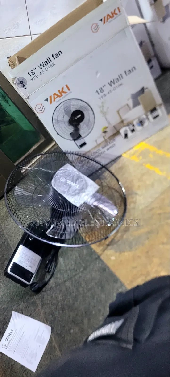 Wall Fans 18inches With a Remote