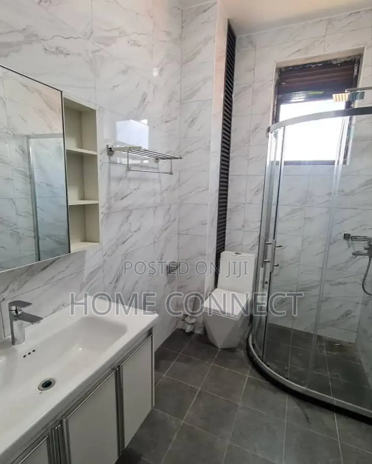 3bdrm Apartment in Muyenga, Central Division for rent