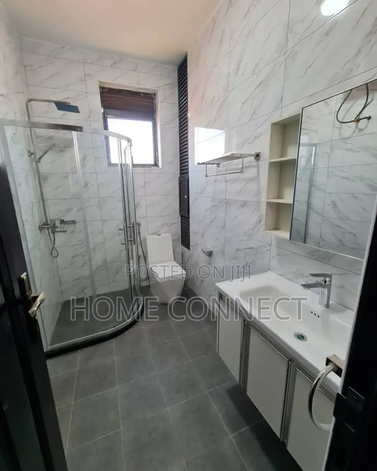 3bdrm Apartment in Muyenga, Central Division for rent