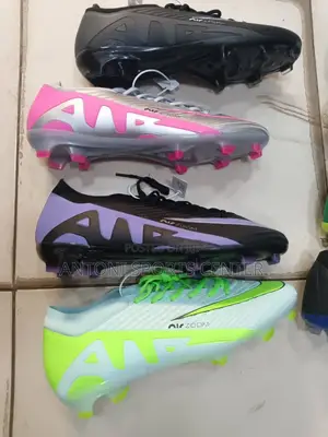 Nike Material Praying Boots