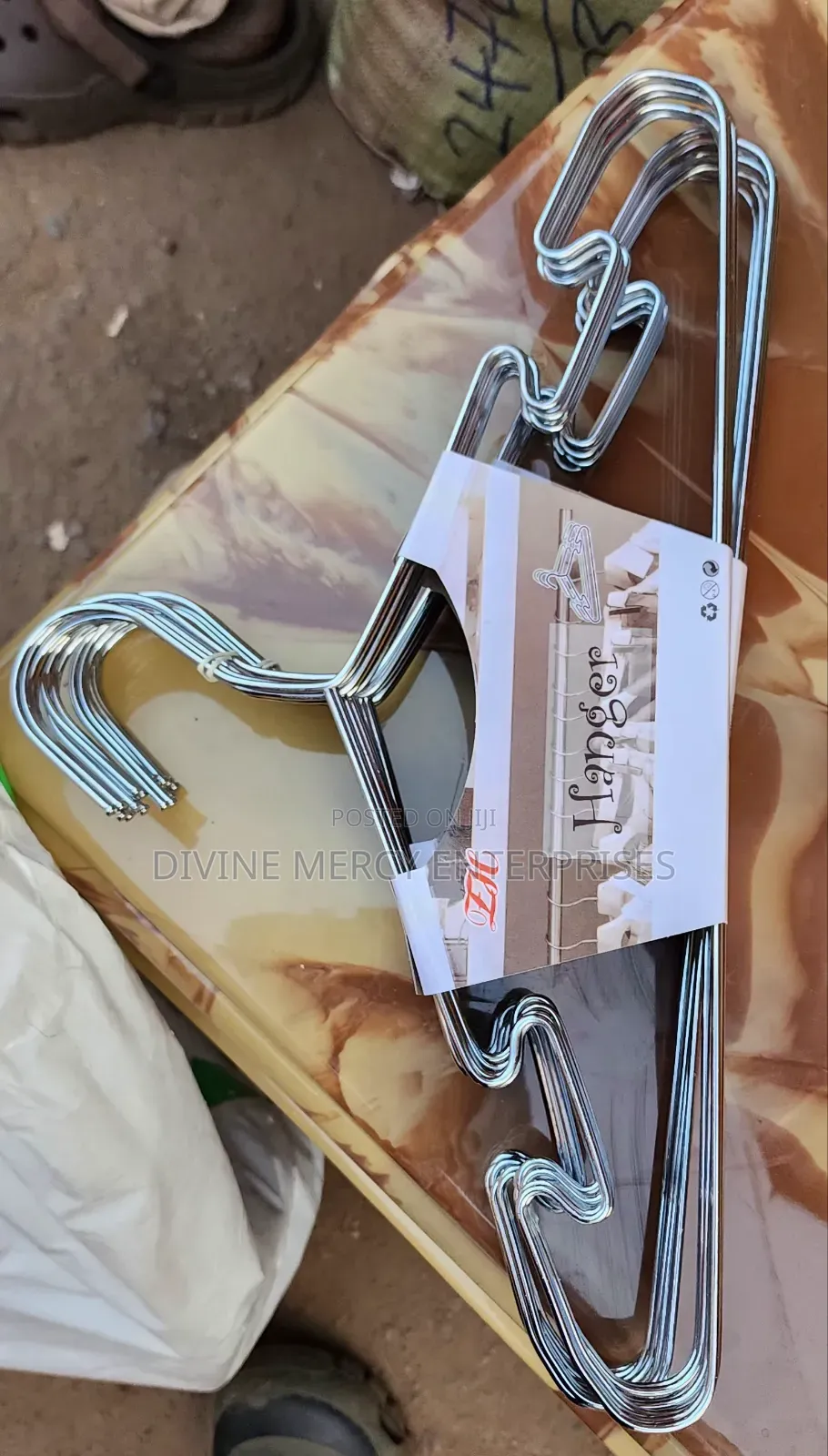 Mentalic Hangers (10pcs)