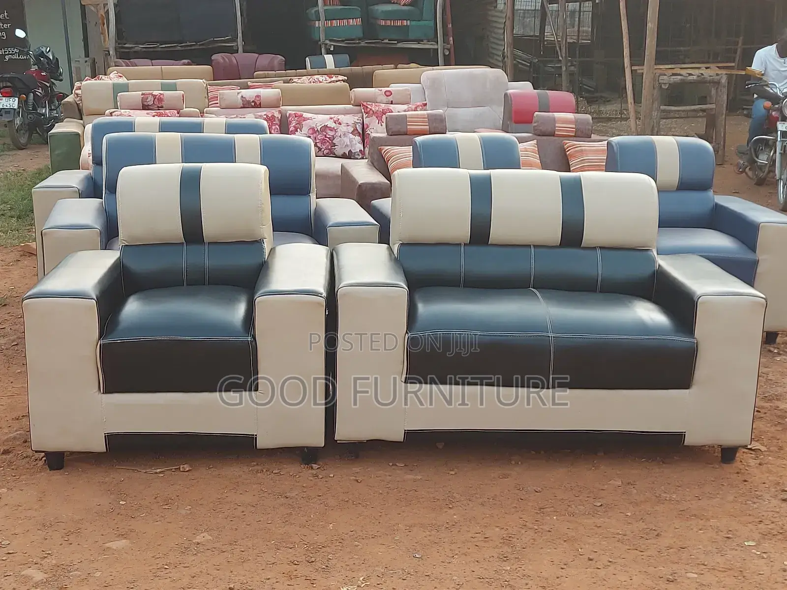 Comfortable Three Seaters Sofas Set