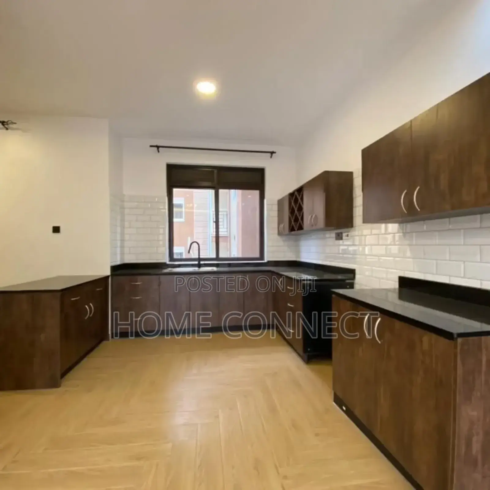 3bdrm Apartment in Muyenga, Central Division for rent