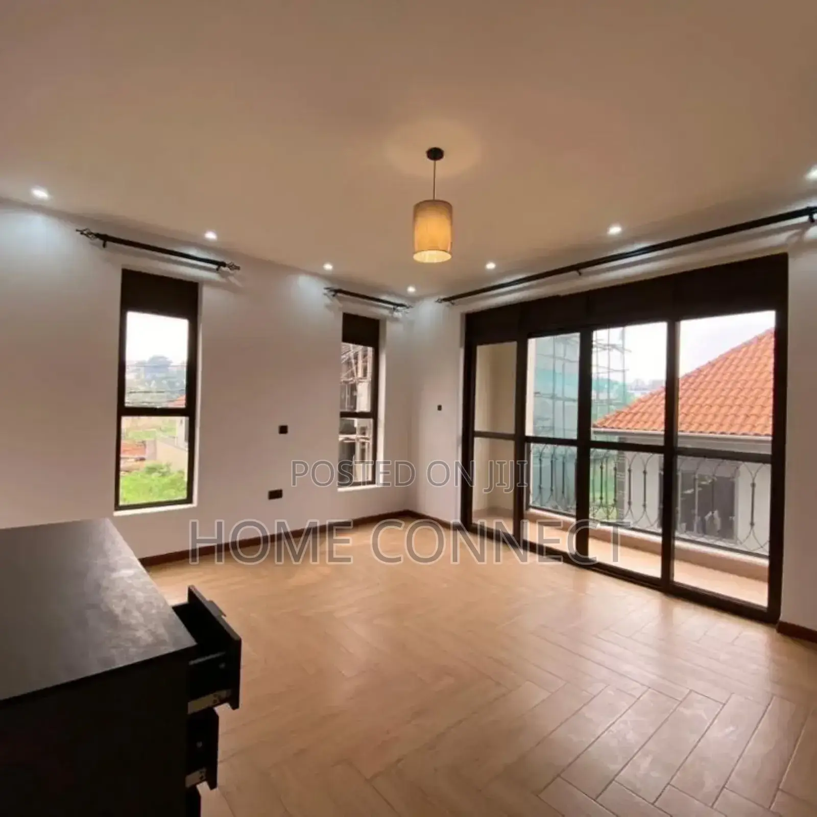 3bdrm Apartment in Muyenga, Central Division for rent