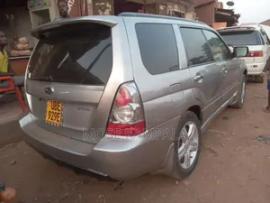 Photo - Subaru Forester 2005 Gray