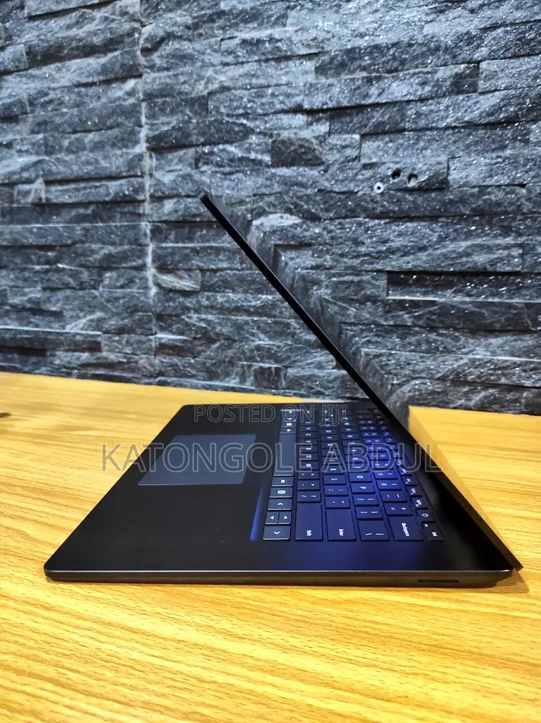 New Laptop Microsoft Surface Laptop 5 16GB Intel Core I7 SSD 500GB