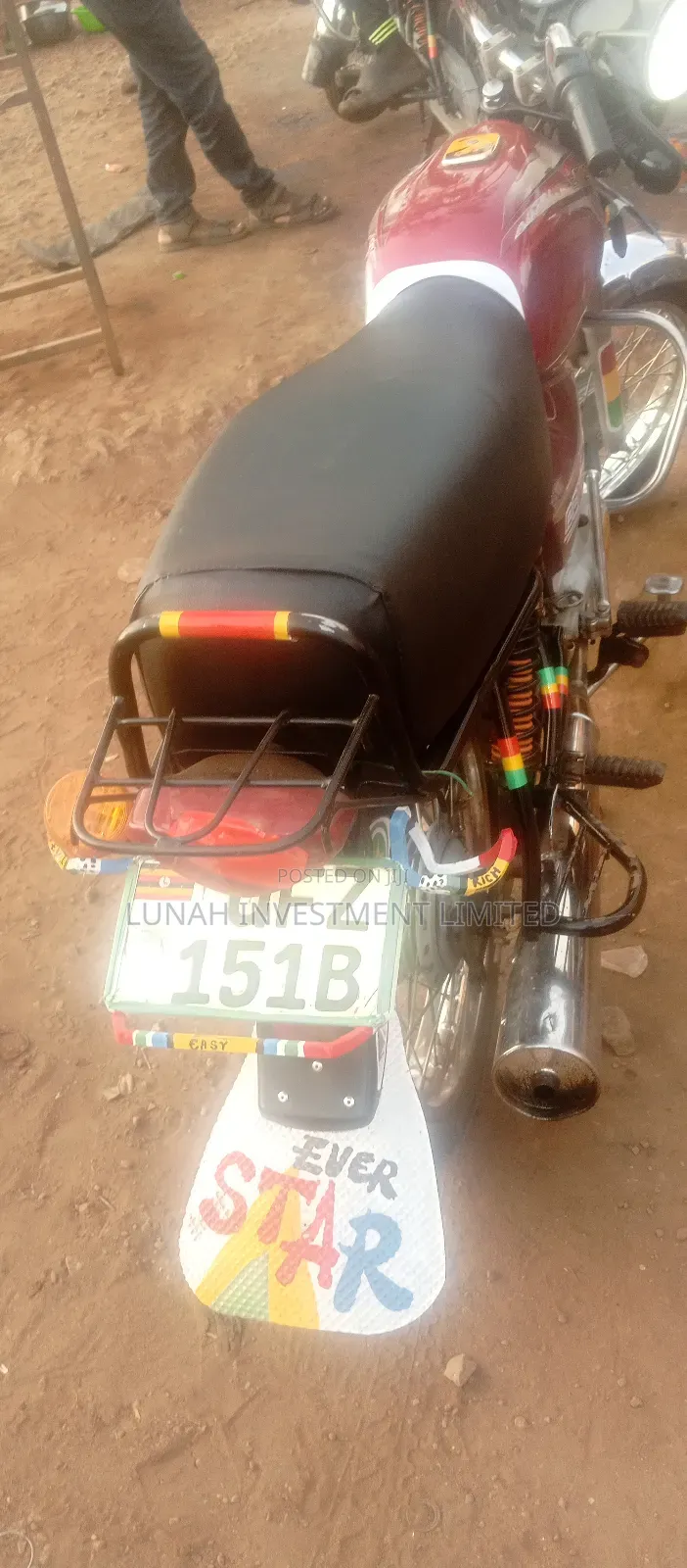 Bajaj Boxer 100 2024 Red