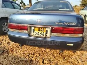 Toyota Crown Majesta 2000 Silver