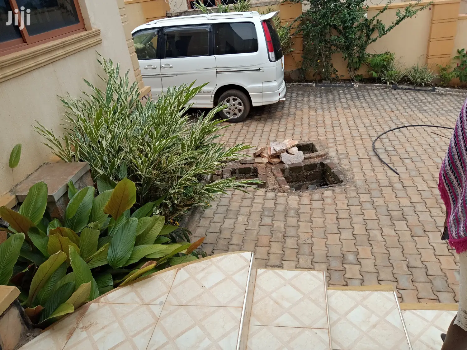 Prestigious House in Kira for Sell