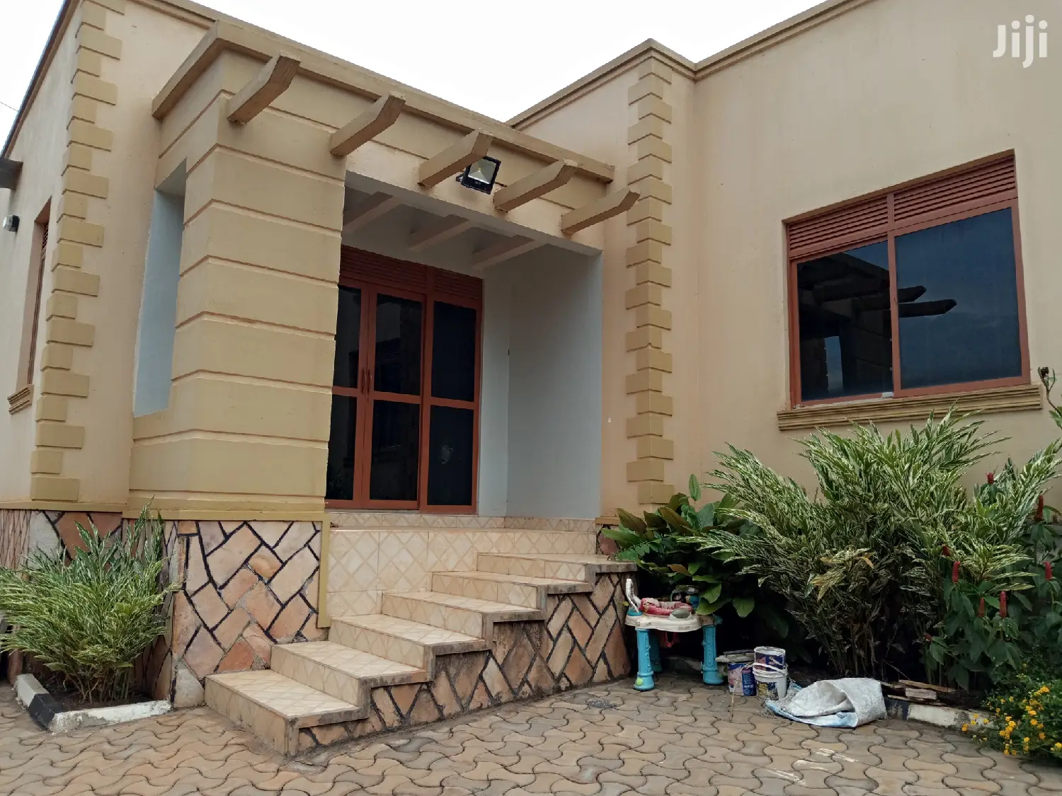 Prestigious House in Kira for Sell