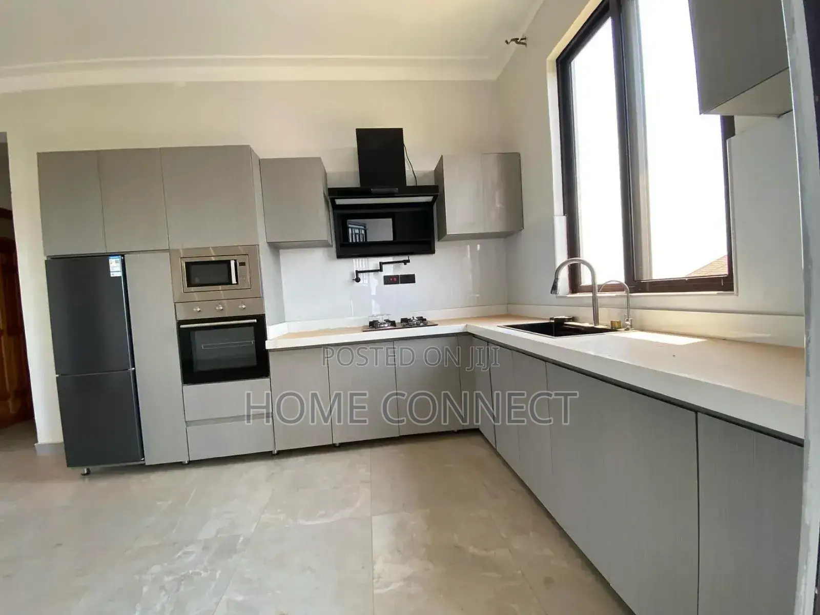 3bdrm Apartment in Muyenga, Central Division for rent