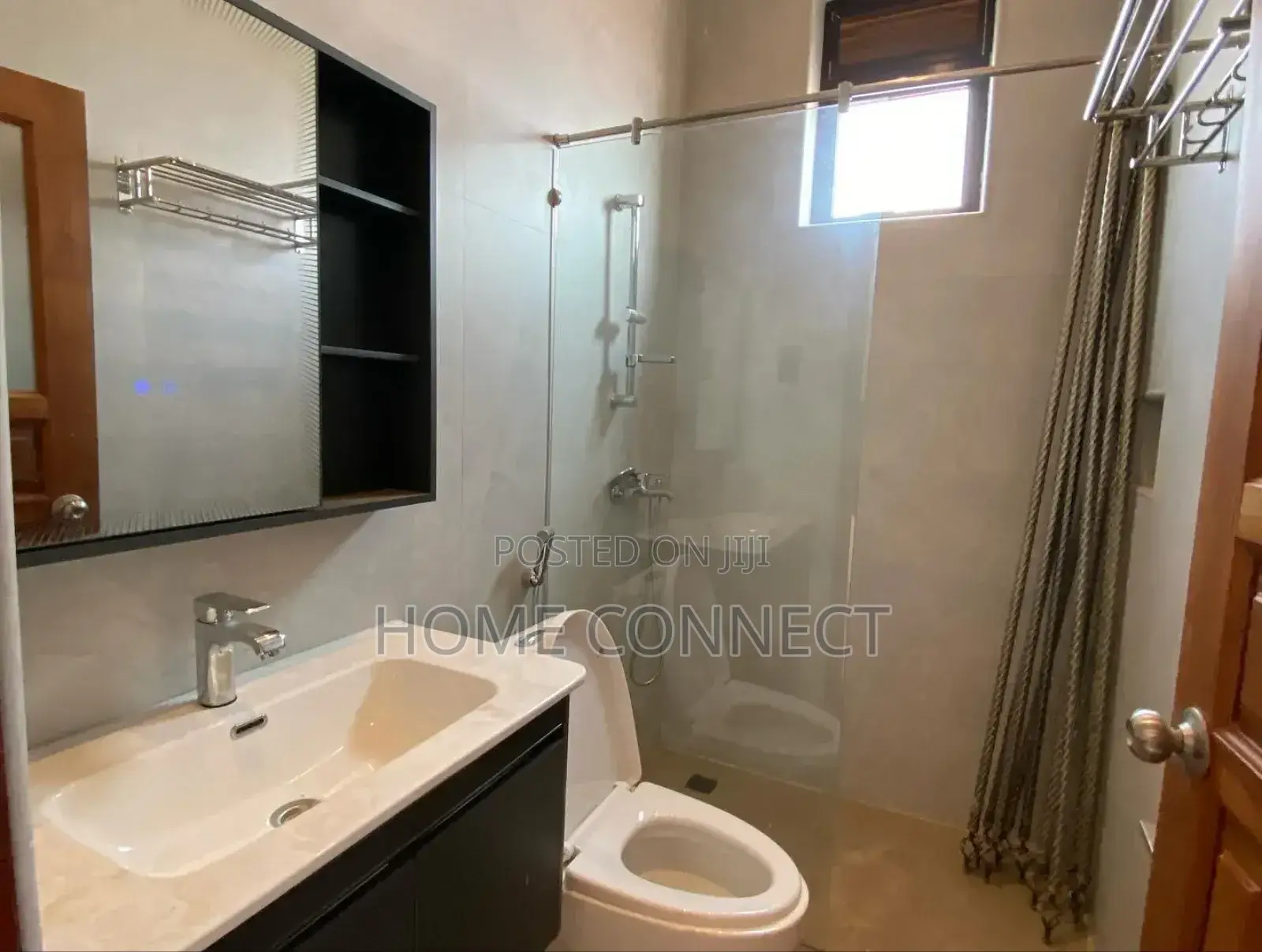 3bdrm Apartment in Muyenga, Central Division for rent