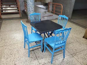 Plastic Vip Restaurant Chairs and Foldable Table