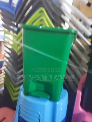 Dustbins Plastic 20ltrs Step On