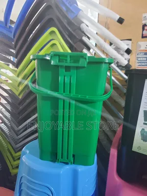 Dustbins Plastic 20ltrs Step On