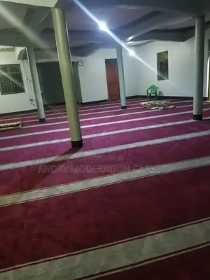 Soft Maroon Executive Woolen Carpets