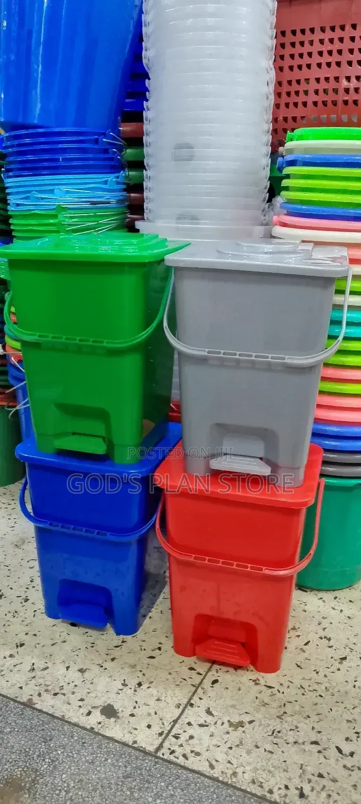 Plastic Step on Dust Bin 20litres
