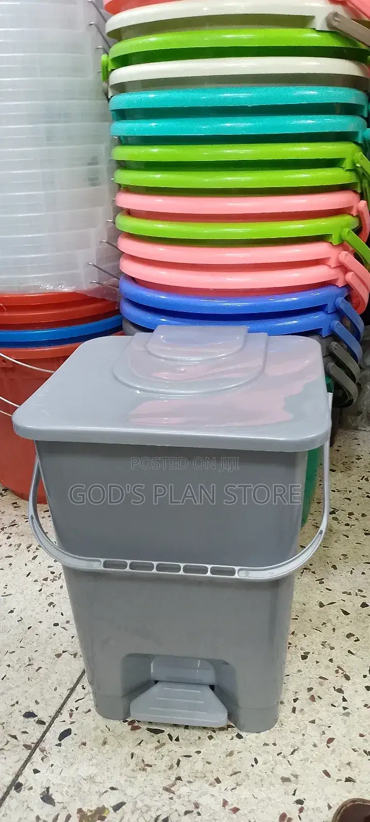 Gray Step on Dust Bin
