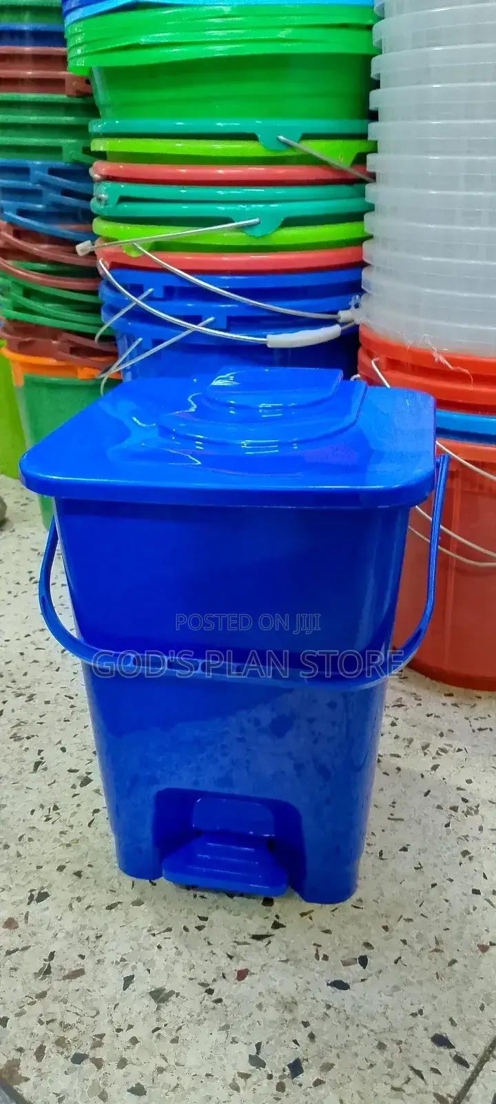 Modern Plastic Dust Bin 20litres