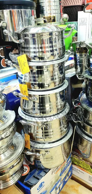 10-Piece Stainless Steel Saucepan Set With Metal Covers