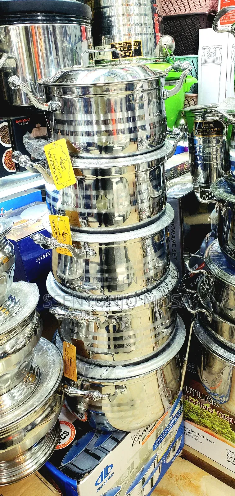 10-Piece Stainless Steel Saucepan Set With Metal Covers