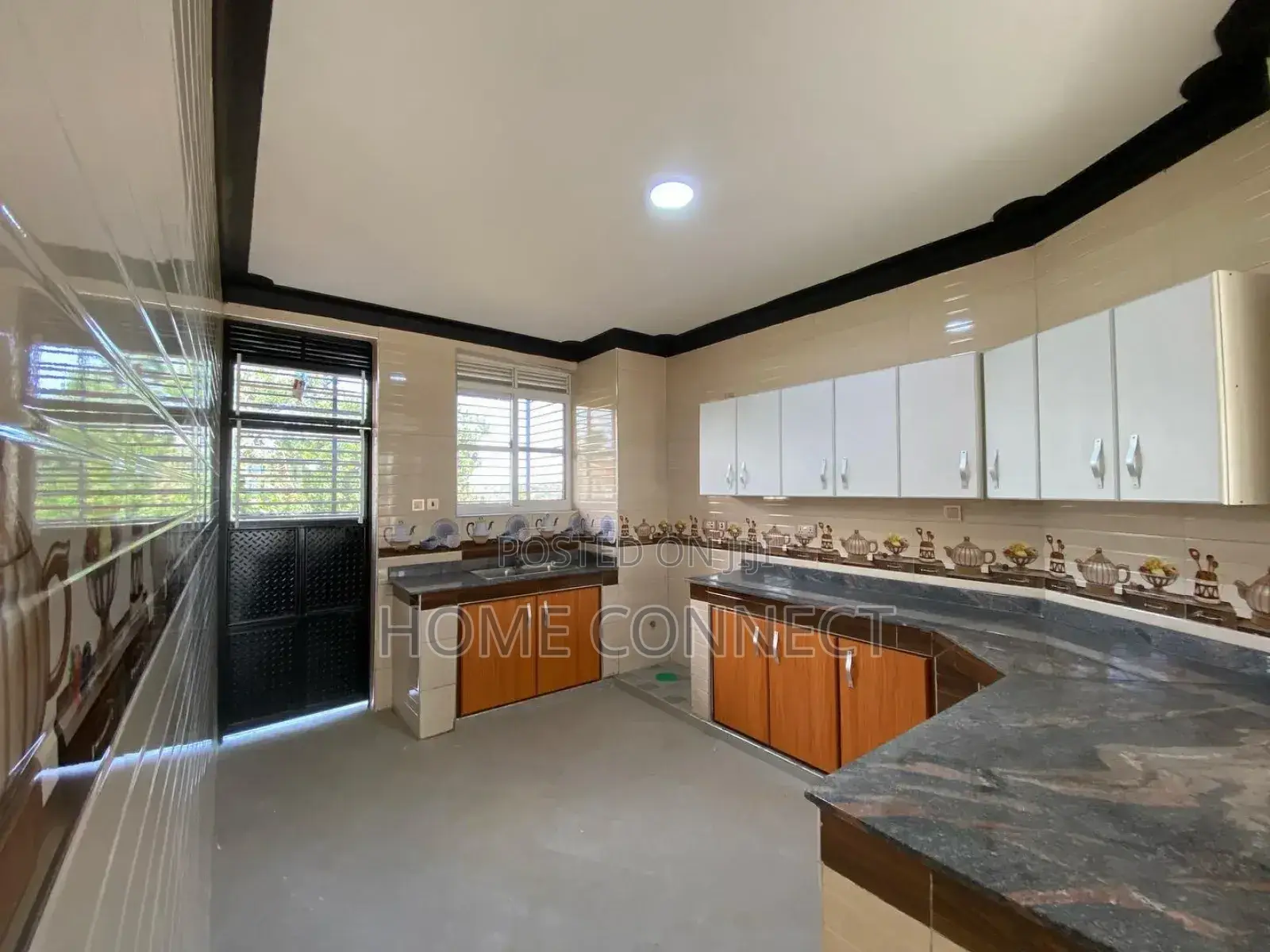 2bdrm Apartment in Komamboga, Central Division for rent