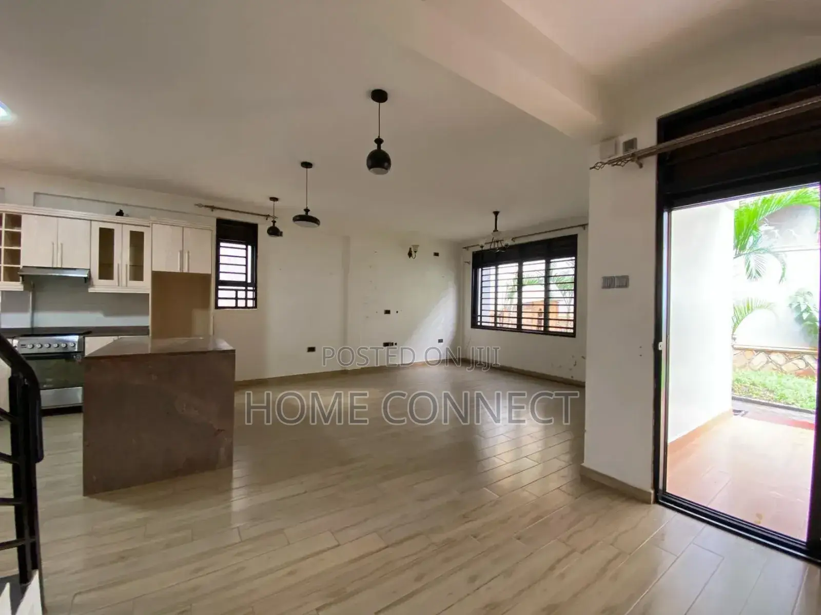 3bdrm Apartment in Muyenga, Central Division for rent