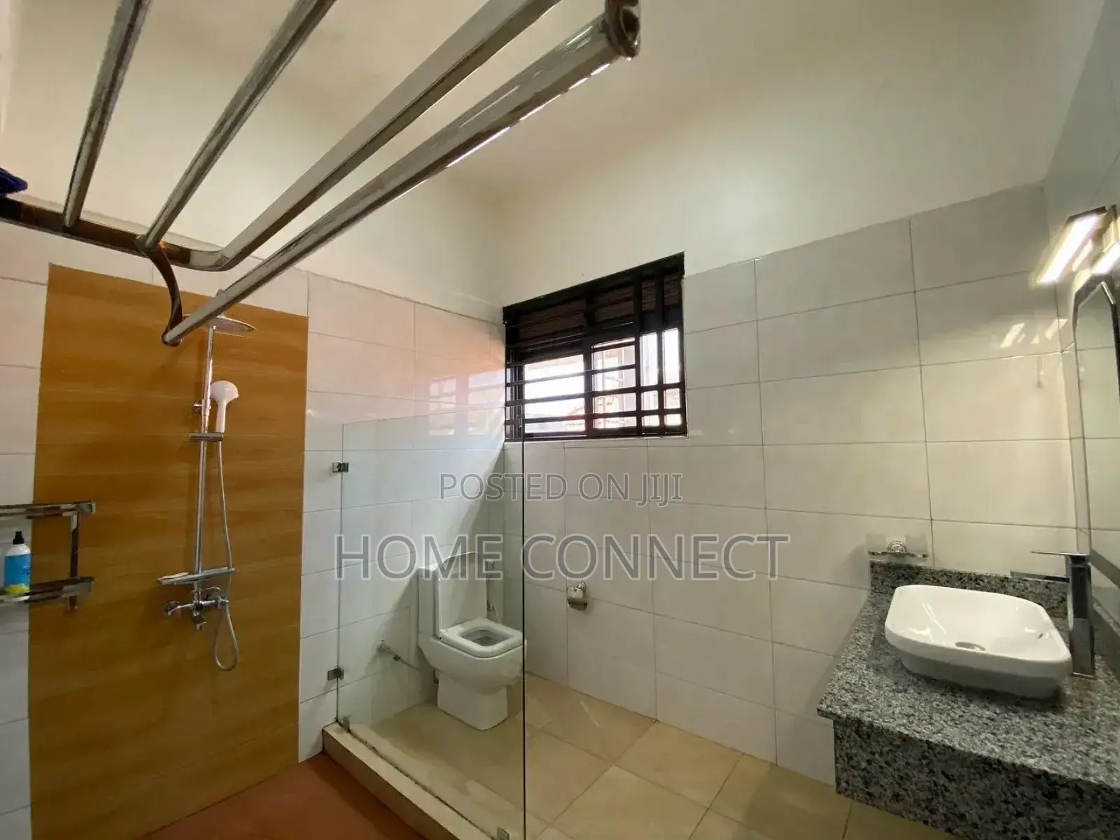 3bdrm Apartment in Muyenga, Central Division for rent