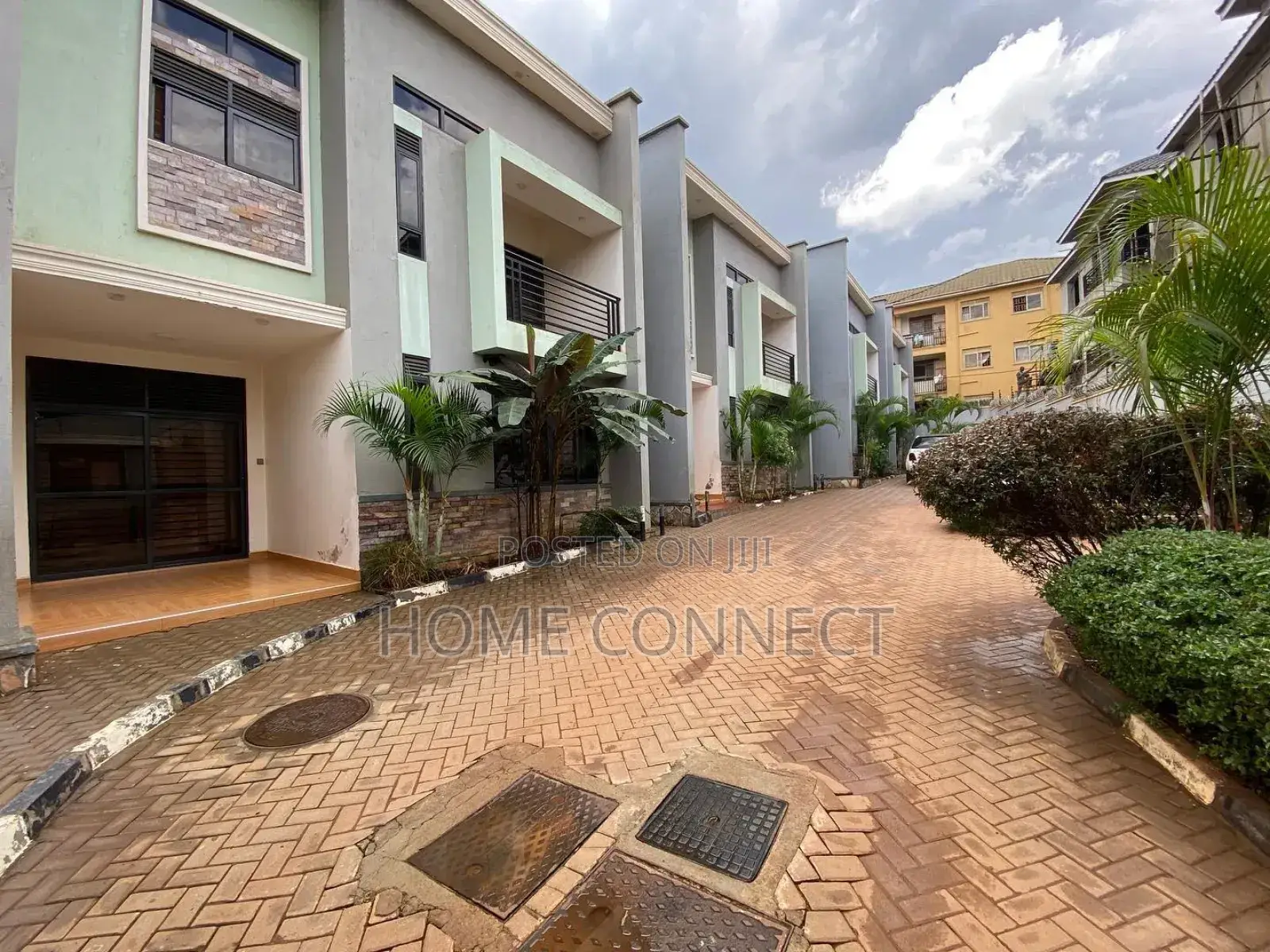 3bdrm Apartment in Muyenga, Central Division for rent