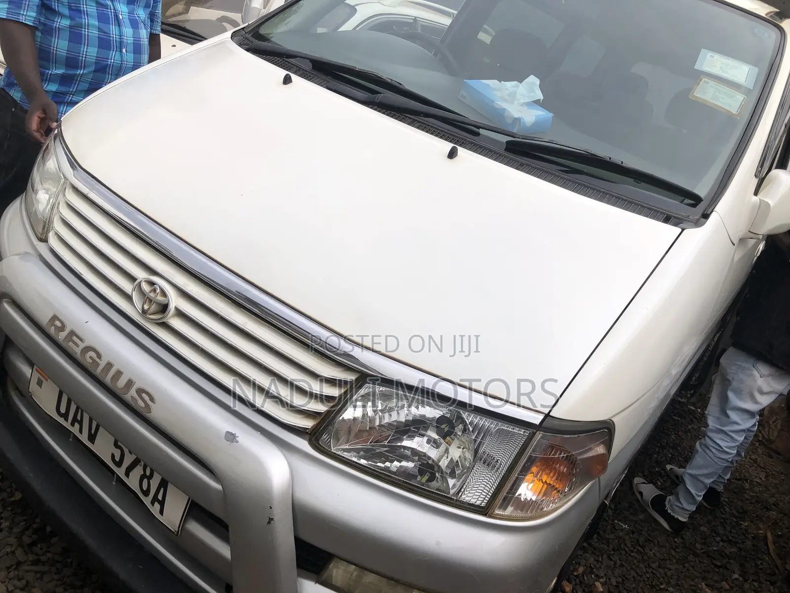 Toyota Regius 2002
