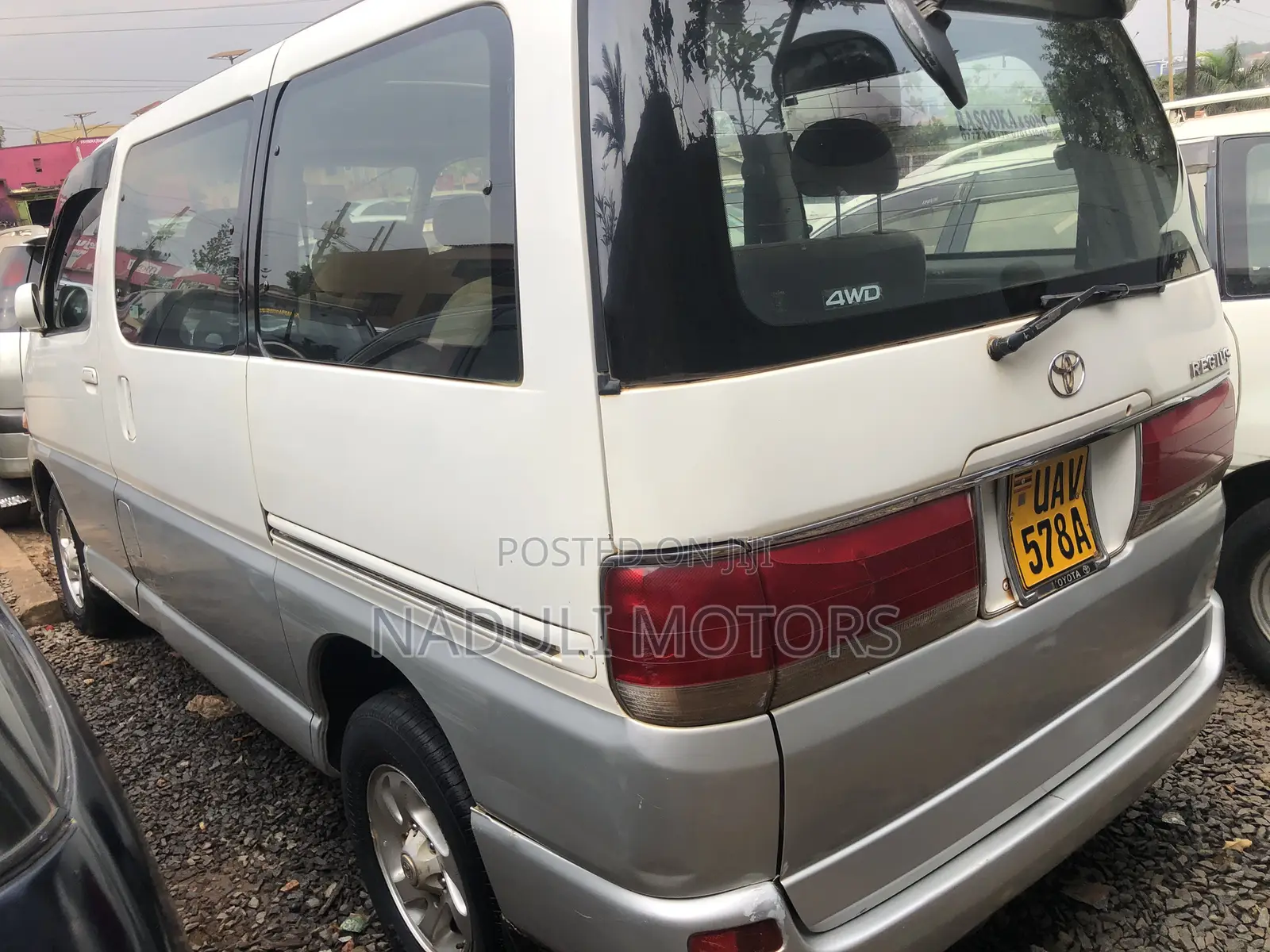 Toyota Regius 2002