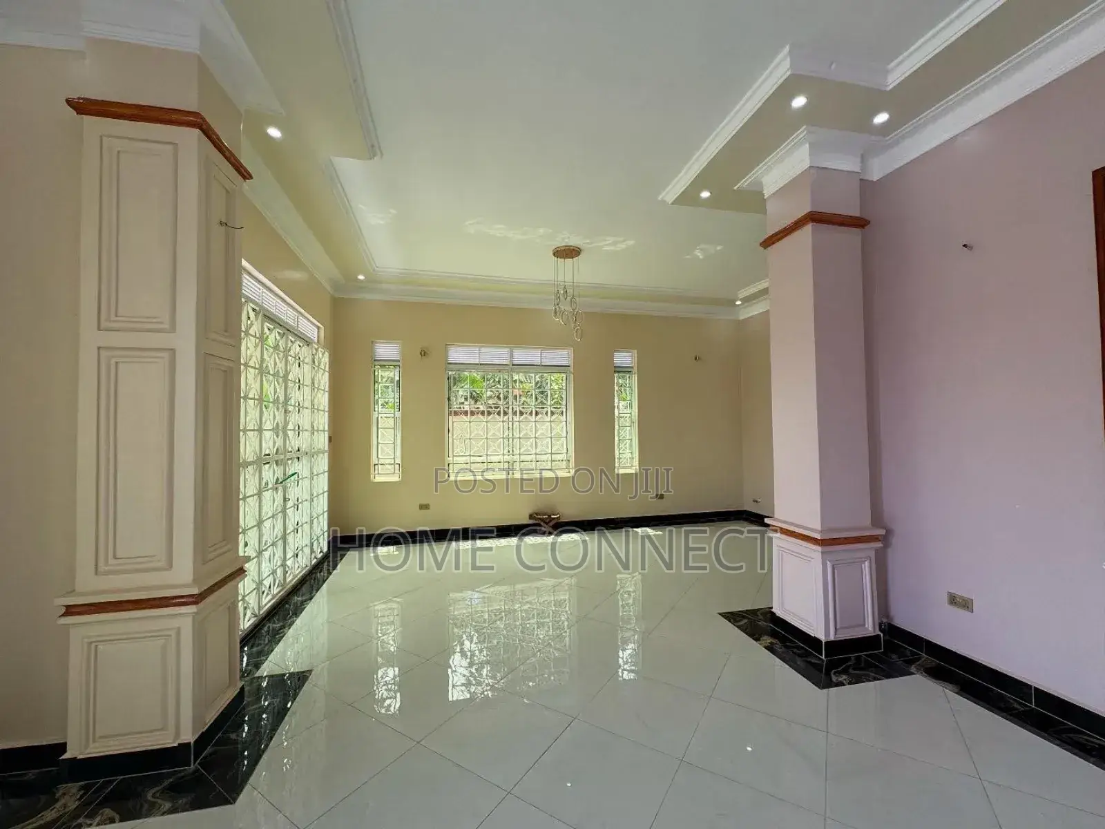 4bdrm Bungalow in Kira Mamerito Rd, Central Division for rent