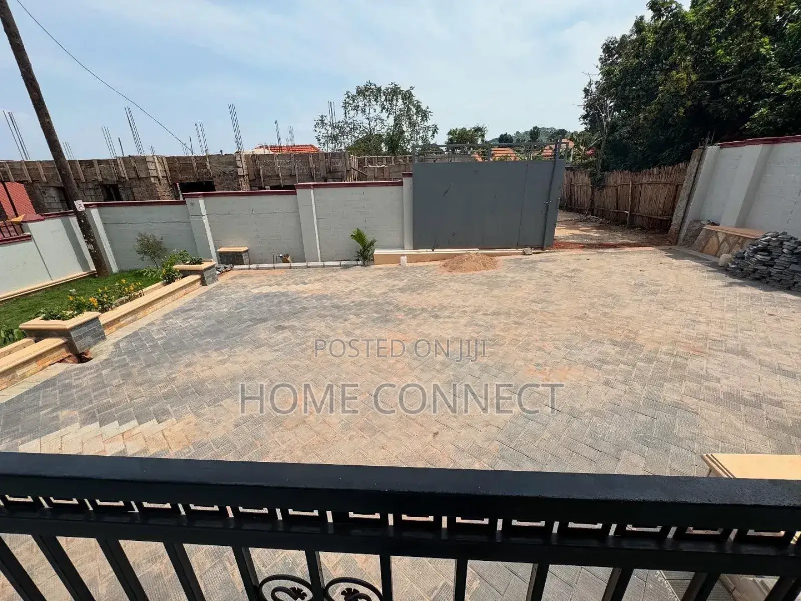 4bdrm Bungalow in Kira Mamerito Rd, Central Division for rent