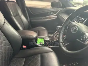 Toyota Harrier 2.0 2014 Black