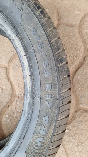 215/55r17 Gt Radial Champiro Made in Indonesia
