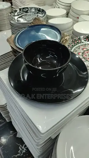 Black Dinner Set
